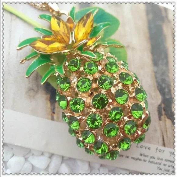 NWT New Huge Pineapple 🍍 Charm Necklace. Women's Fashion‎ Jewelry