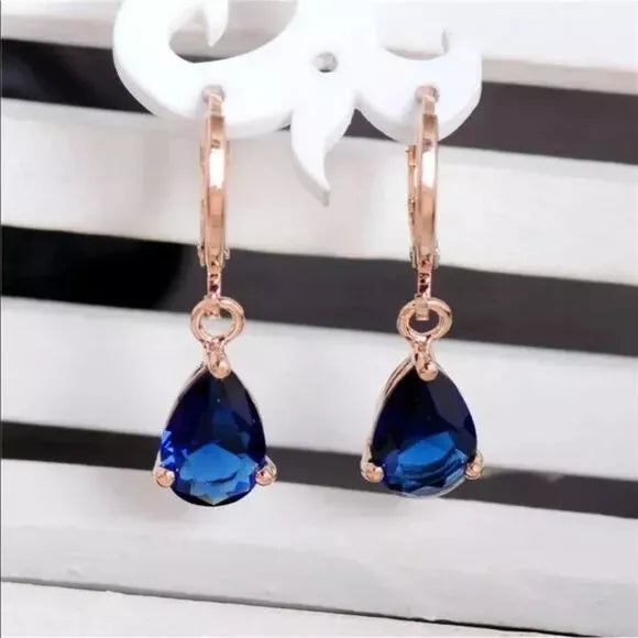 NWT Blue Cubic Zirconia Gemstone 💎 Dangling Drop Earrings. Women's Fashion.