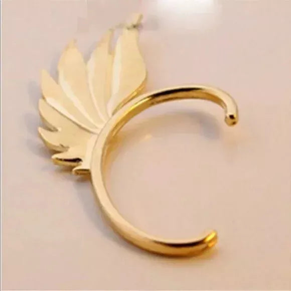 NWT Gold Punk Wing Cuff Clip-on Earrings. Women's Fashion Accessories.