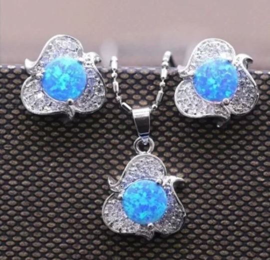 NWT Brand New Fire 🔥Opal Fashion Jewelry Set Necklace Earrings. Women's Fashion