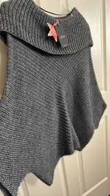 50% OFF Wool Solid Gray with Metallic Design Poncho Size Large Women's Made in Italy