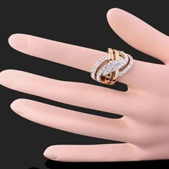 Brand New Women Dazzling Luxury Alloy Finger Band Inlaid Ring Zinc Alloy Fashion Jewelry Gift. Women's Ladies Fashion - Findsbyjune.com