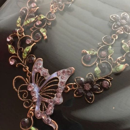 NWT Purple Floral Flower 🌸 Necklace Earrings Set. Women's Fashion Jewelry