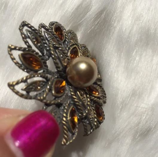 Floral Design Brooch Pin w/ Pearl Gemstones