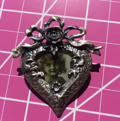 Silver Pretty Heart Vintage Brooch Pin. Silver plated