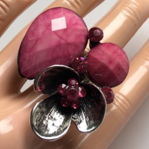 Adjustable ring chunky fashion jewelry pink color. Women's Ladies Fashion - Findsbyjune.com