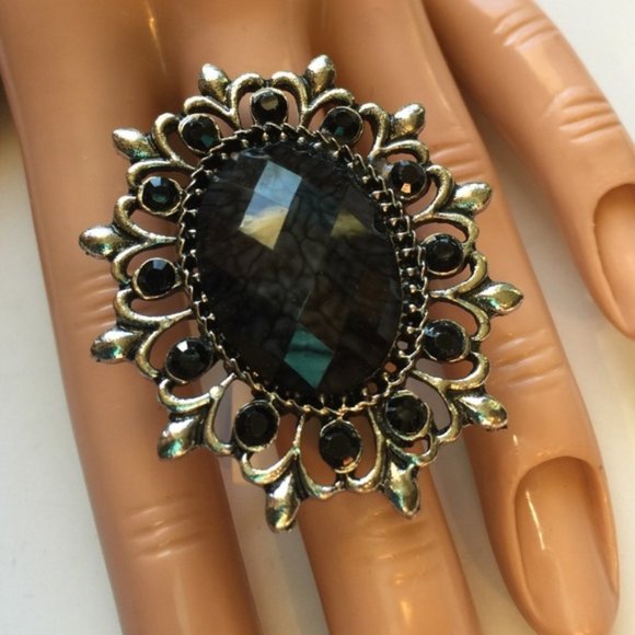 Brand-new adjustable cocktail ring black color with big black oval Gem. Women's fashion jewelry - Findsbyjune.com