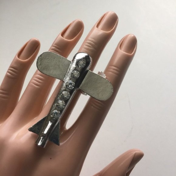 Brand-new big chunky adjustable ring 💍 Fashion jewelry for women's & ladies. Airplane design silver - Findsbyjune.com