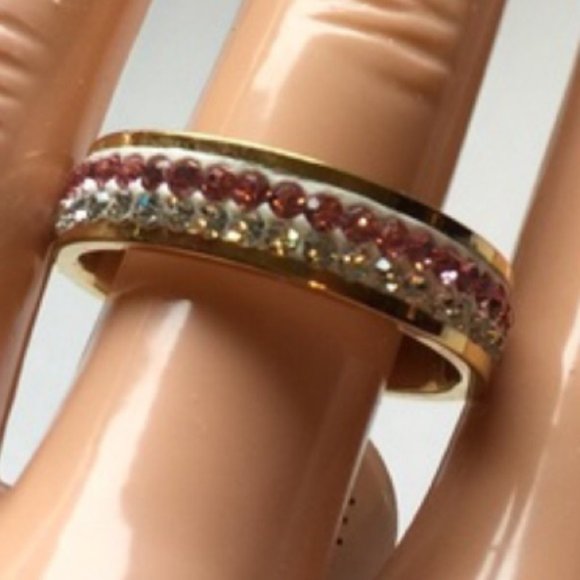 Brand-new 10 1/2 fashion jewelry ring w/ pink gems. Women's Ladies Fashion Jewelry - Findsbyjune.com