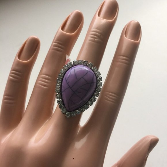 Brand-new big chunky adjustable ring 💍 Fashion jewelry for women's & ladies. Purple drop 💧 design. Women's Ladies Fashion Jewelry - Findsbyjune.com