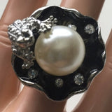 Brand-new big chunky adjustable ring 💍 fashion jewelry. 💎 pretty big white pearl in the middle with a frog 🐸 design. - Findsbyjune.com