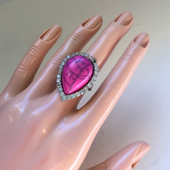 Brand-new cocktail adjustable ring very pretty big pink gem in the middle fashion jewelry for woman. - Findsbyjune.com